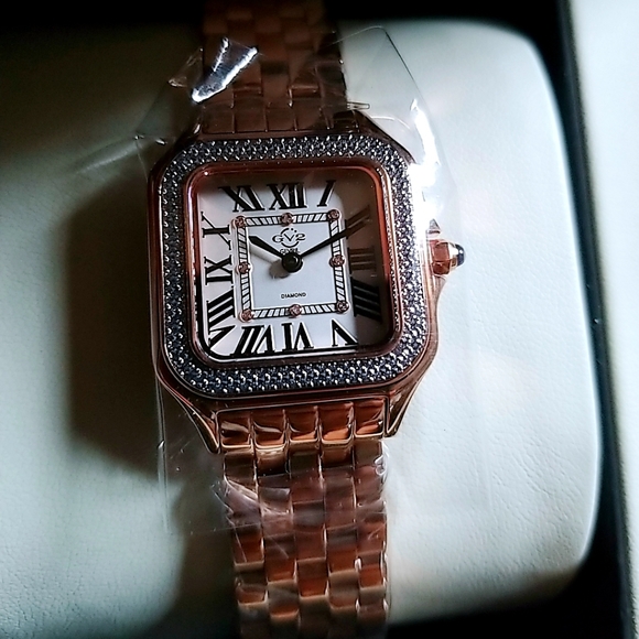 GV2 Milan Diamond Swiss Quartz - Picture 2 of 13